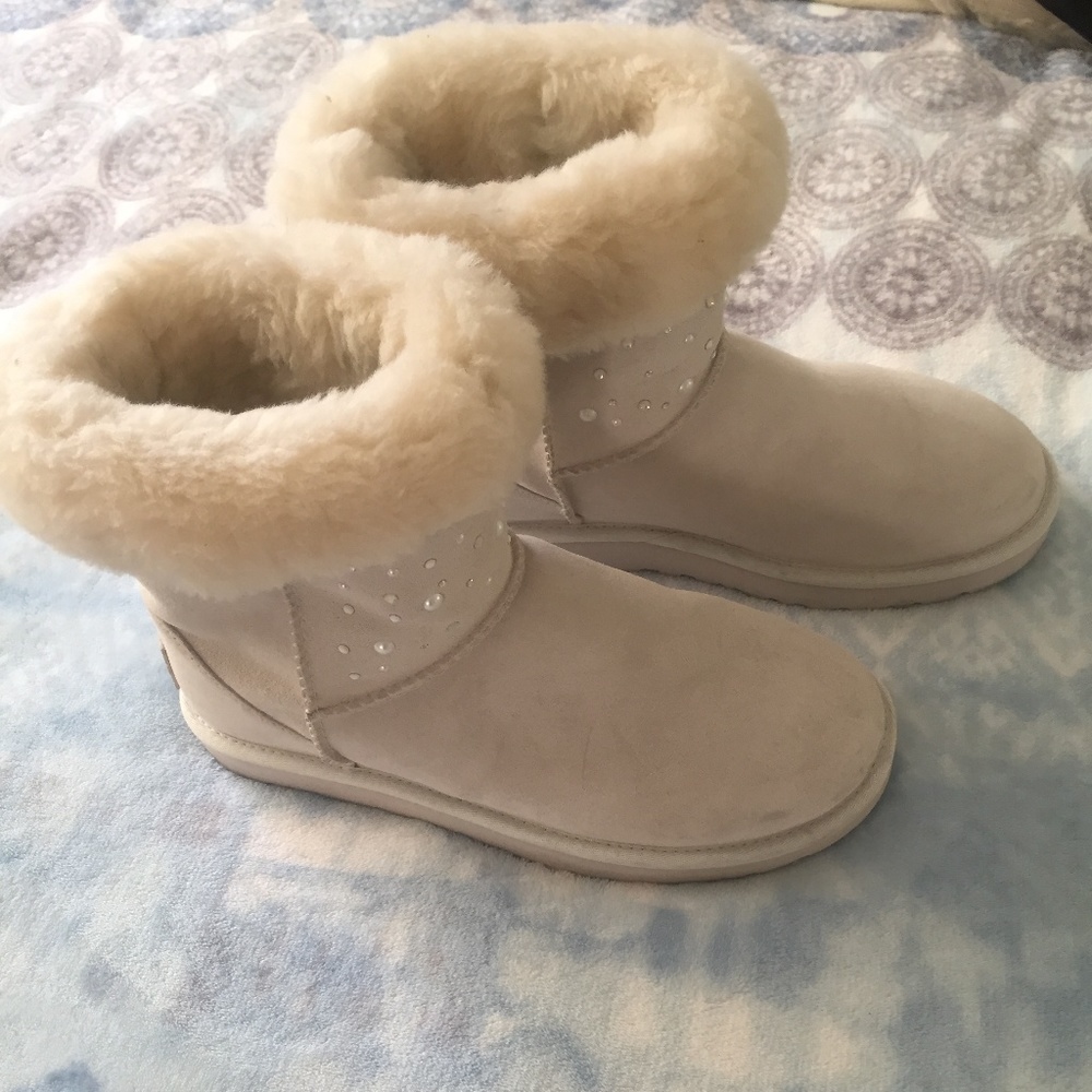 Ugg Boots! Crystal Detailing! NEVER WORN!